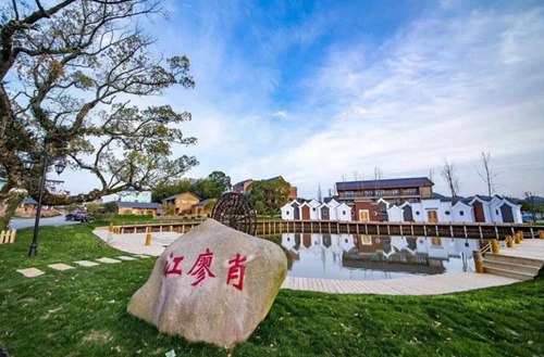 黄冈2023年比较好且开设有旅游酒店管理专业的中专学校有哪些